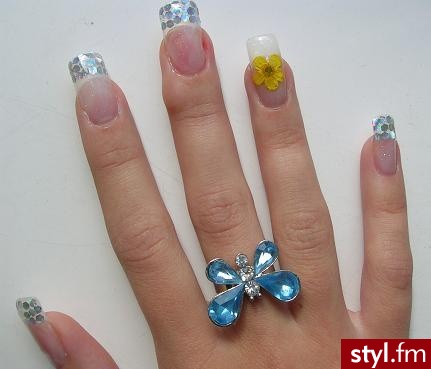 Autor: _dagusia_ hologramowy french i suszony kwiat. Autor: <b>_dagusia_</b><br /> - Paznokcie