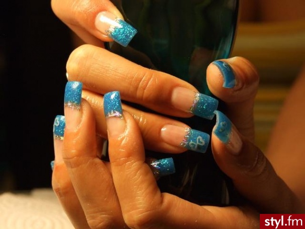 Żel neon blue, niebieski pyłek,oraz motylek - Paznokcie