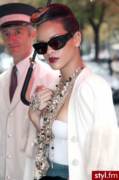 Rihanna in Chanel - Moda uliczna Inne Moda