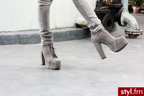 Pozostałe Buty Moda