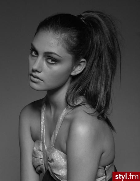 Phoebe Tonkin - Brązowe Upięcie Proste Na co dzień Długie Fryzury