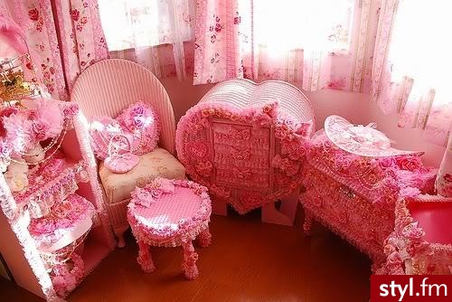 Lolita. Meble w stylu sweet lolita - Mój pokój Wnętrza