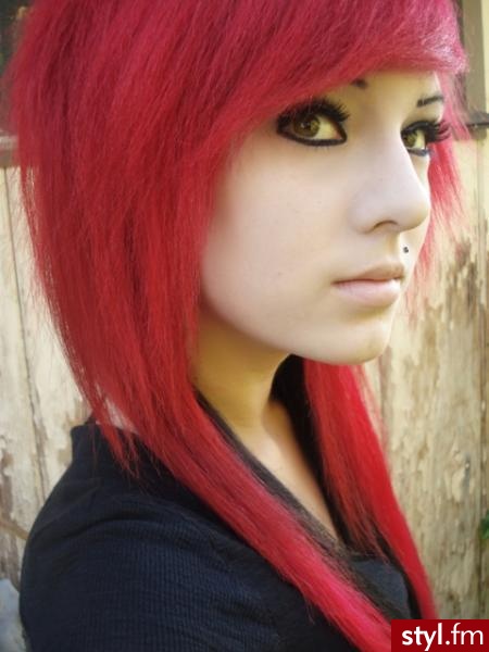 Red GIrl - EMO Alternatywne Średnie Fryzury