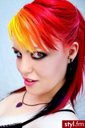 fire on hair :> - Średnie Fryzury