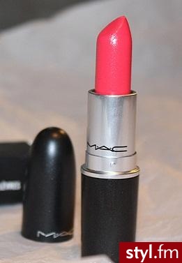 USTA USTA. MAC lipstick in Impassioned. - Makijaże