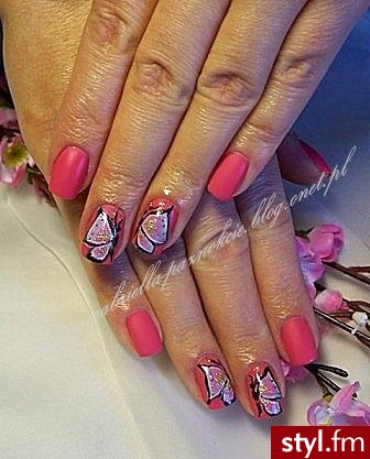 manicure hybrydowy + motylki malowane farbkami - Kwadratowe Malowane farbkami Naturalne Paznokcie