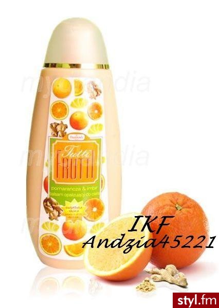 Tutti Frutti opalizujący balsam do ciała ze złotymi drobinkami o zapachu pomarańczy i imbiru. Głęboko nawilża, odżywia i ujędrnia.  Dzięki rozświetlającym drobinkom  ciało kusi złocistą poświatą w blasku świec lub słońca. - Misz-masz