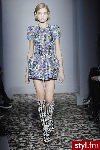sukienka. Balenciaga
Jeżeli już jest proszę o link - Pozostałe Ciuchy Moda