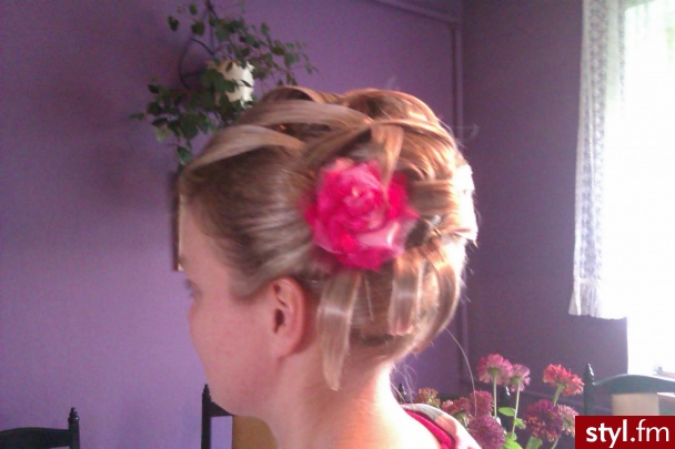 Blond Kok Proste Wieczorowe Średnie Fryzury