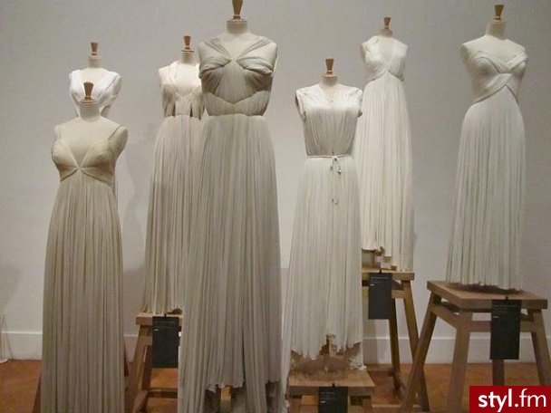 Sukienki Moda