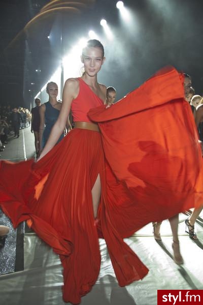 Sukienki Moda