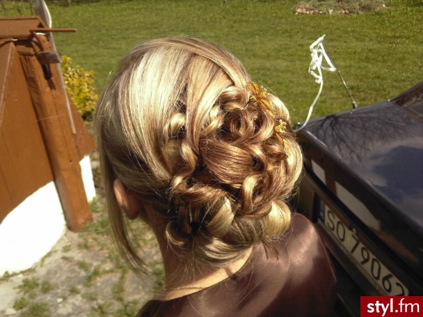 Ślubne Średnie Fryzury