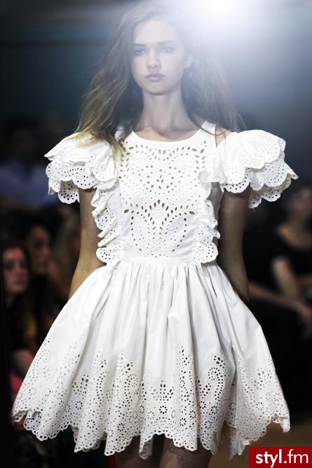 Sukienki Moda