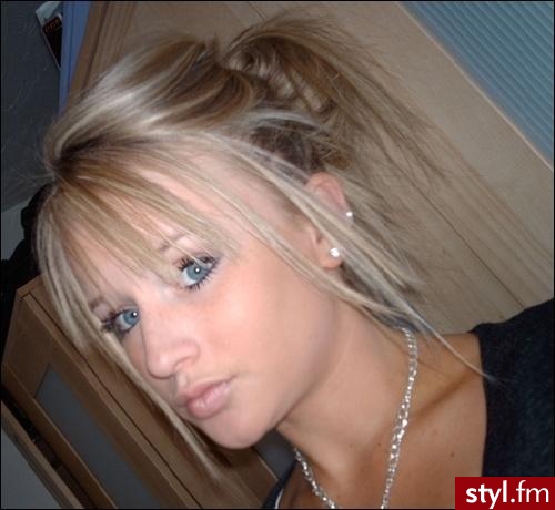 r - Średnie Fryzury
