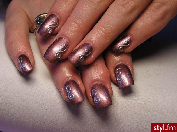 Autor: elviola srebrne weżyki. Autor: <b>elviola</b><br /> lakier i tatoo - Paznokcie