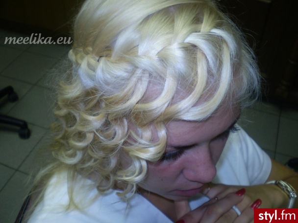 Blond Warkocze Kręcone Na co dzień Średnie Fryzury