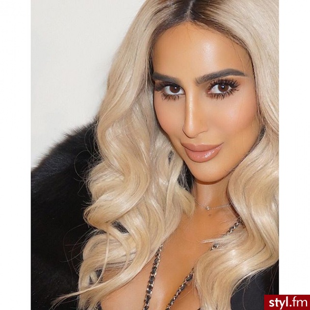 Blond Rozpuszczone Kręcone Na co dzień Średnie Fryzury