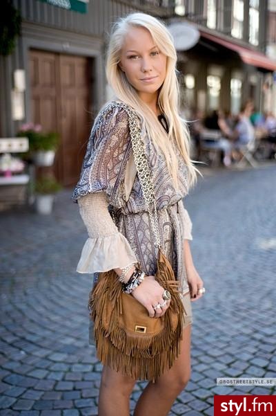 Jeżeli zdjęcie znajduje się już w galerii poproszę o link - Moda uliczna Inne Moda