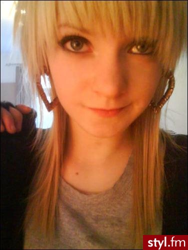 Średnie Fryzury