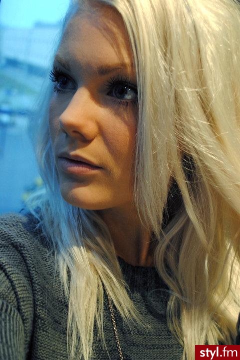Średnie Fryzury