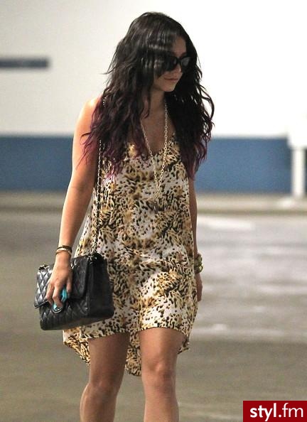 Vanessa Hudgens - Dzienne Sukienki Moda