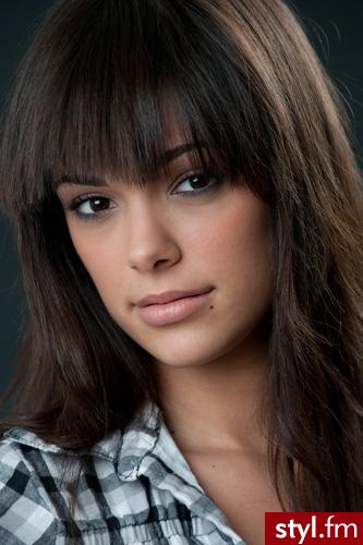 Annabelle Acosta - Długie Fryzury