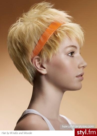 dziewczeca blond - Blond Rozpuszczone Proste z grzywką Na co dzień Krótkie Fryzury