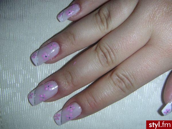 Autor: Angela kwiatuszki 2. Autor: <b>Angela</b><br /> - Paznokcie