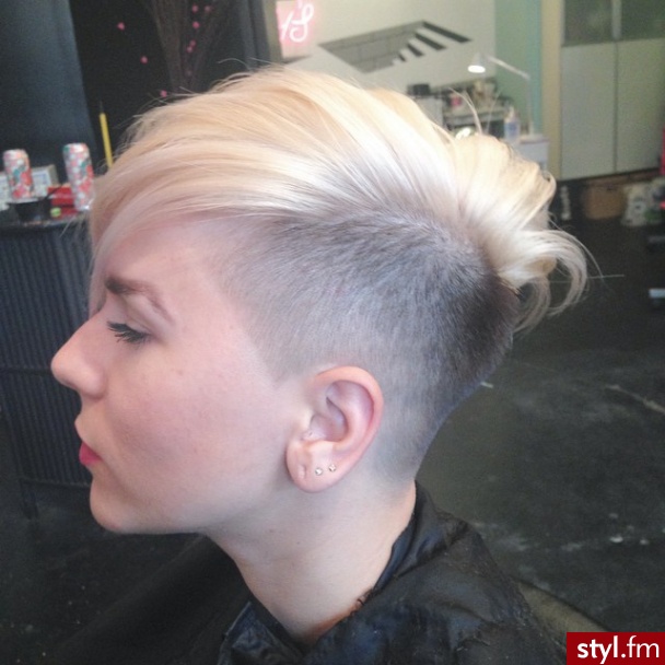 Blond Rozpuszczone Proste z grzywką Na co dzień Krótkie Fryzury