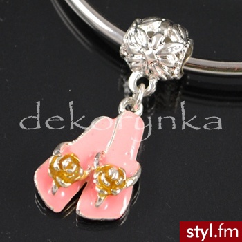 Charm - zawieszka z koralikiem modułowym - charms21 różowe klapki - Klapki Buty Moda