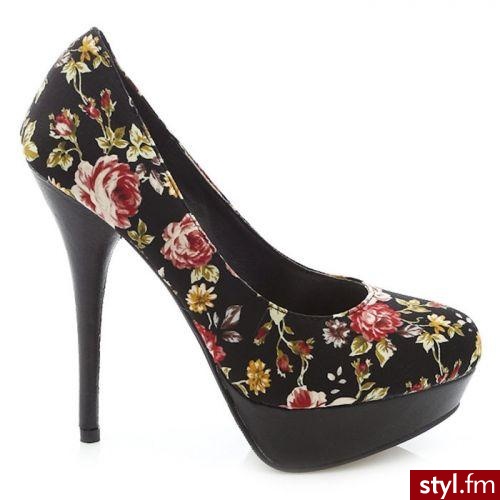 Produkty / Obuwie damskie / Platformy / Erica Platform Black Floral Pumps D3393 - DeeZee.pl. Pobrano ze strony: http://www.deezee.pl/obuwie_damskie/platformy/erica_platform_black_floral_pumps_d3393.html - Misz-masz
