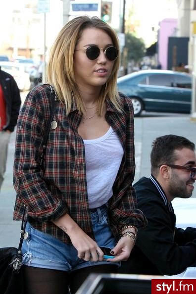 Miley Cyrus - Moda uliczna Inne Moda