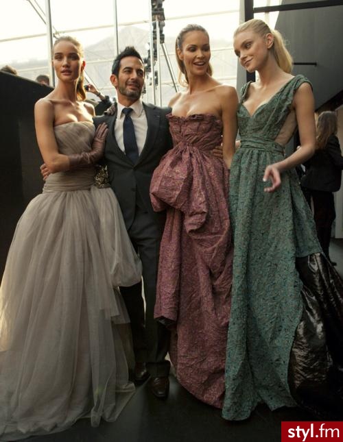 Sukienki Moda
