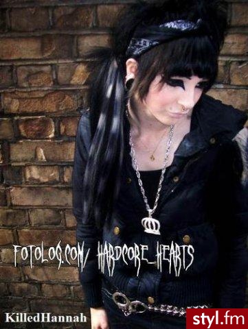 Killed Hannah <3.. jest już .? daj link ;] - EMO Alternatywne Średnie Fryzury