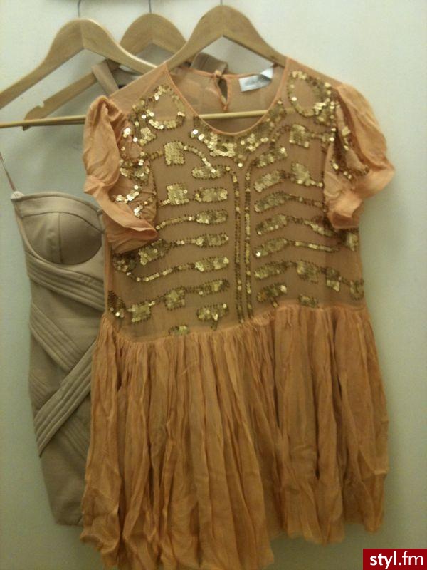Sukienki Moda