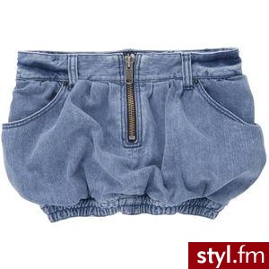 TroszQ kruciutkaa . :| Hiihii . ale jak ma sie ladne nogi to czemu nie ? x3 - Pozostałe Ciuchy Moda
