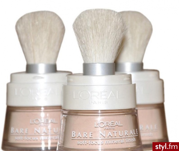 Bare Naturale
 Sypki podkład mineralny.
Kolor transparentny
(nie zmieniający naturalnego koloru cery) - Misz-masz