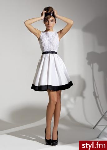 Sukienki Moda
