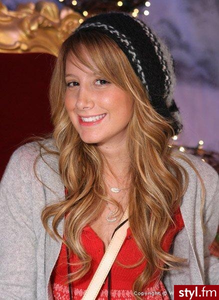 Ashley....:* - Kręcone Na co dzień Średnie Fryzury