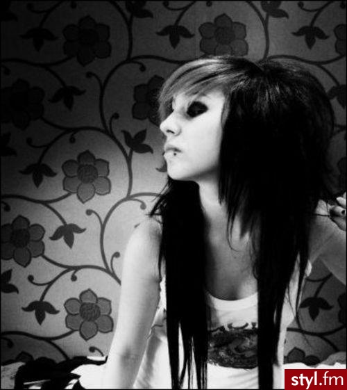 ZoesLaney. - EMO Alternatywne Średnie Fryzury