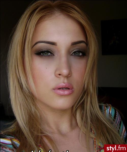 makijaż. Super Glossy Lip Shine SPF15 - Honey Do - Makijaże
