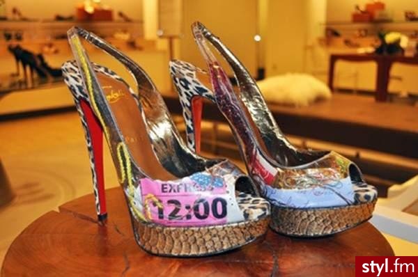 Szpilki wykonane ze śmieci :):):) - Szpilki Buty Moda