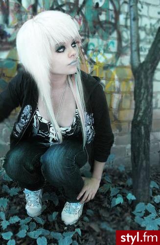 Barbie Material - EMO Alternatywne Średnie Fryzury