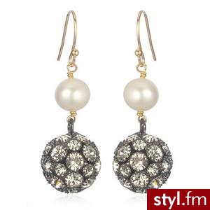 Pearl and Rhinestone Drop Earrings - Lulu Frost - Polyvore. Pobrano ze strony: http://www.polyvore.com/pearl_rhinestone_drop_earrings/thing?id=22758287 - Pozostałe Dodatki Moda