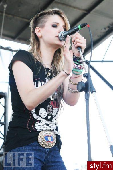 Juliet Simms - Punk Rock Alternatywne Średnie Fryzury