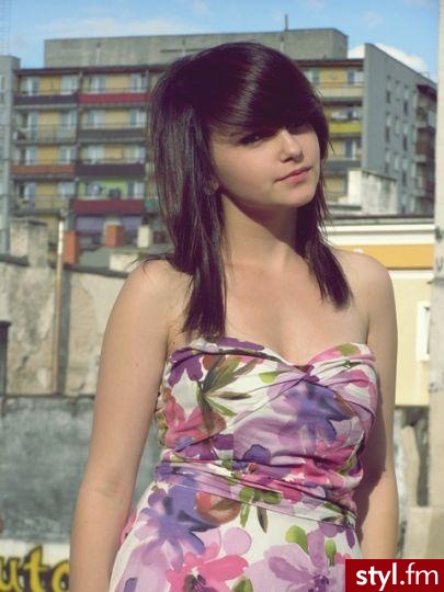 Średnie Fryzury