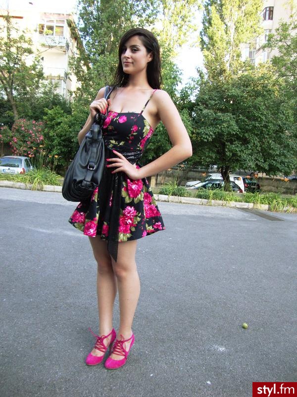 Jeżeli zdjęcie znajduje się już w galerii poproszę o link - Moda uliczna Inne Moda