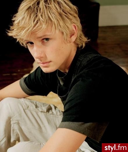 (\",). Alex Pettyfer - Średnie Męskie Fryzury