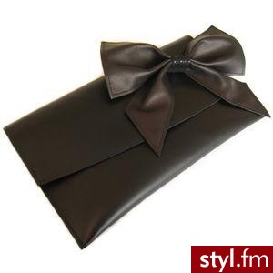 Brązowa torebeczka wykonana z atłasu. - Pozostałe Torebki Moda