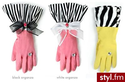 Po co niszczyć sobie dłonie? Lepiej ubrać rękawice ochronne szczególnie jeśli są zrobione specjalnie dla Nas - Kobiet! Cena: 35$ dostępne na - spoonsisters.com - Gadżety Inne Moda